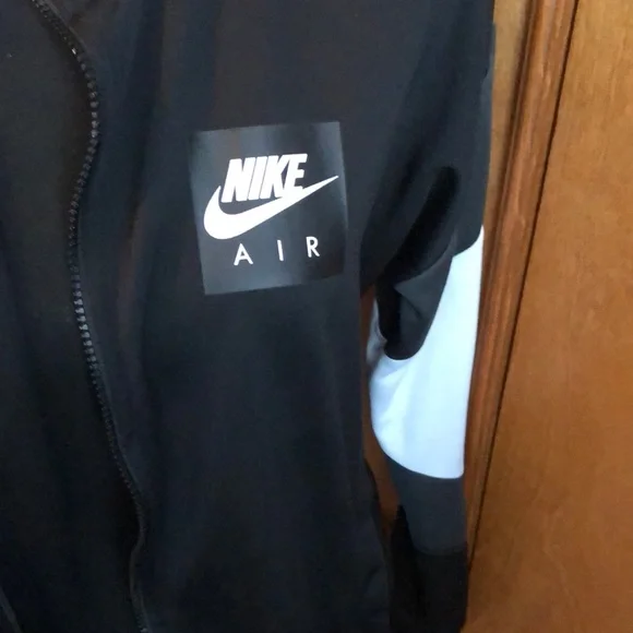 Nike Air Jacket - Picture 4 of 7